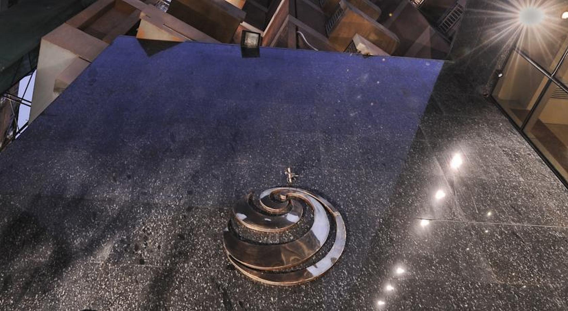 Safir Hotel Cairo Giza Exterior photo The spiral staircase