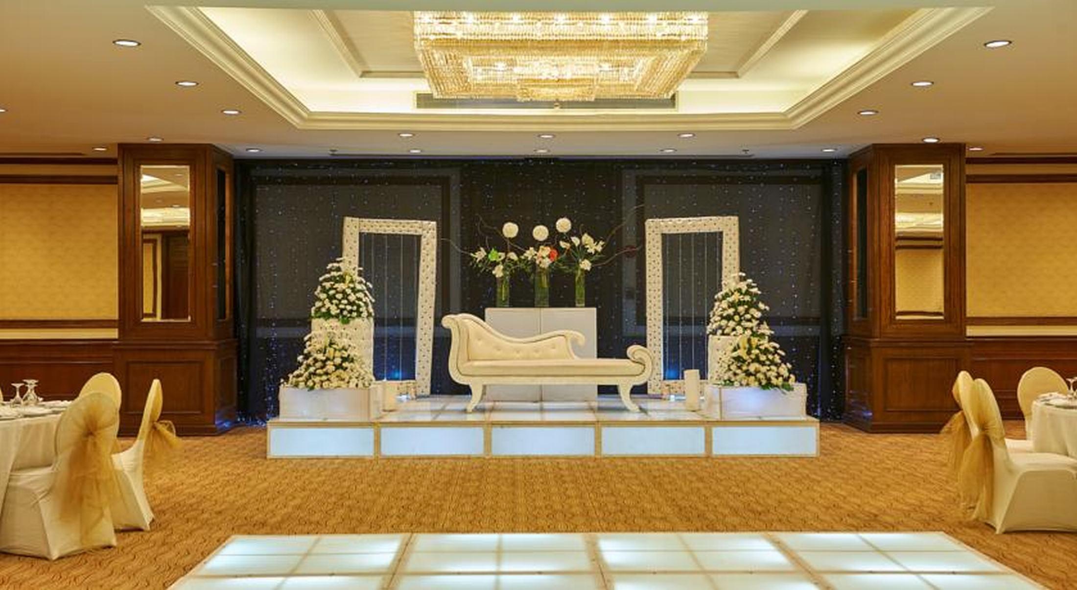 Safir Hotel Cairo Giza Exterior photo A modern Malay wedding reception