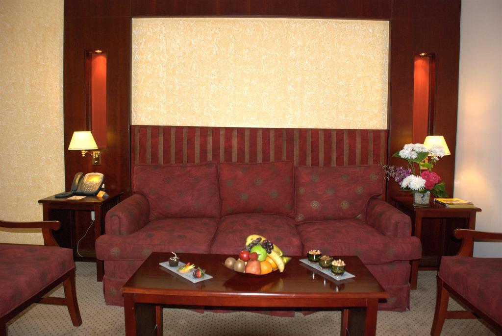Safir Hotel Cairo Giza Room photo A suite at the hotel