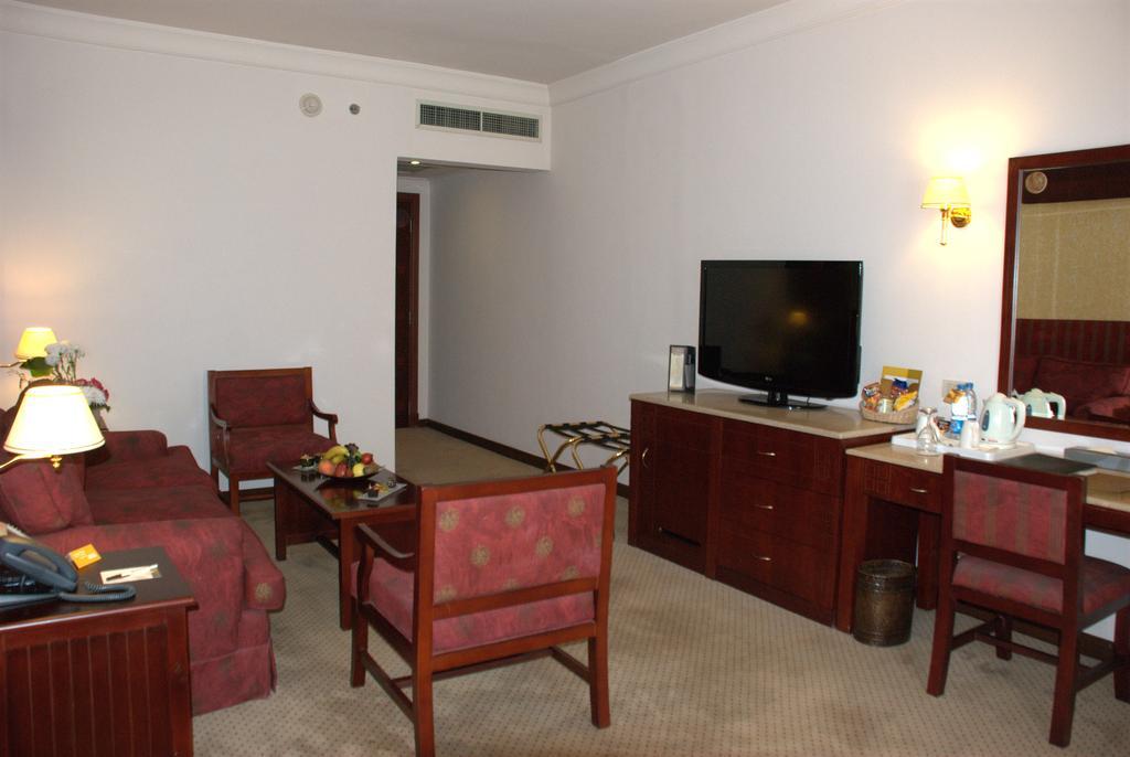 Safir Hotel Cairo Giza Room photo A room at the hotel