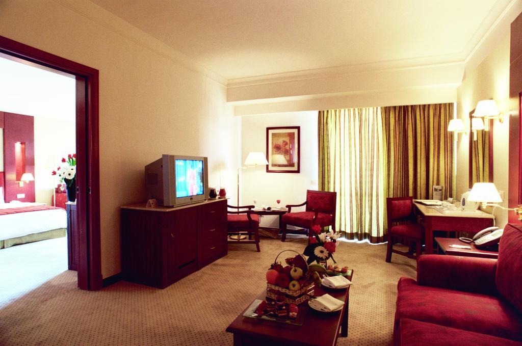 Safir Hotel Cairo Giza Room photo Suite